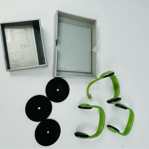 Barbie My Scene My Club DJ Booth Replacement Pieces Headphones Mixer Records TV - Picture 6 of 8